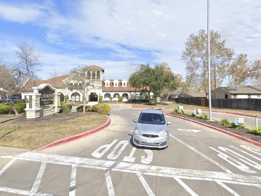 A view of the Rosemont at Highland Park apartment complex in San Antonio, Texas. Image via Google Maps.